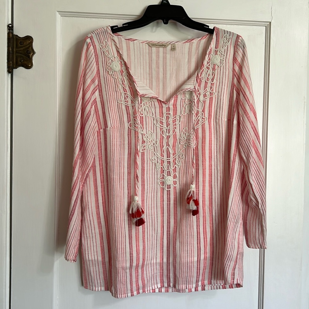 NEOT Soft Surroundings 3/4 sleeve cotton blend top with decorative trim. S